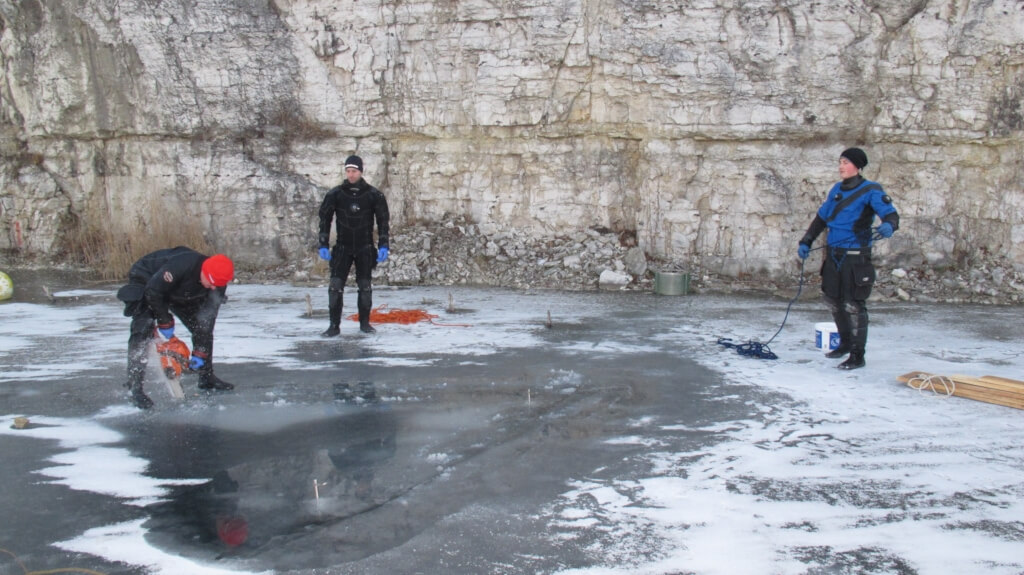 Cutting out the overgrowth in the ice